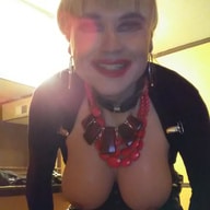 Hey Hey - ich bin die Sonja aus Basel. Shemale, jung, hübsch, eng - was soll ich noch schreiben? Meldet euch und lasst uns geil ficken